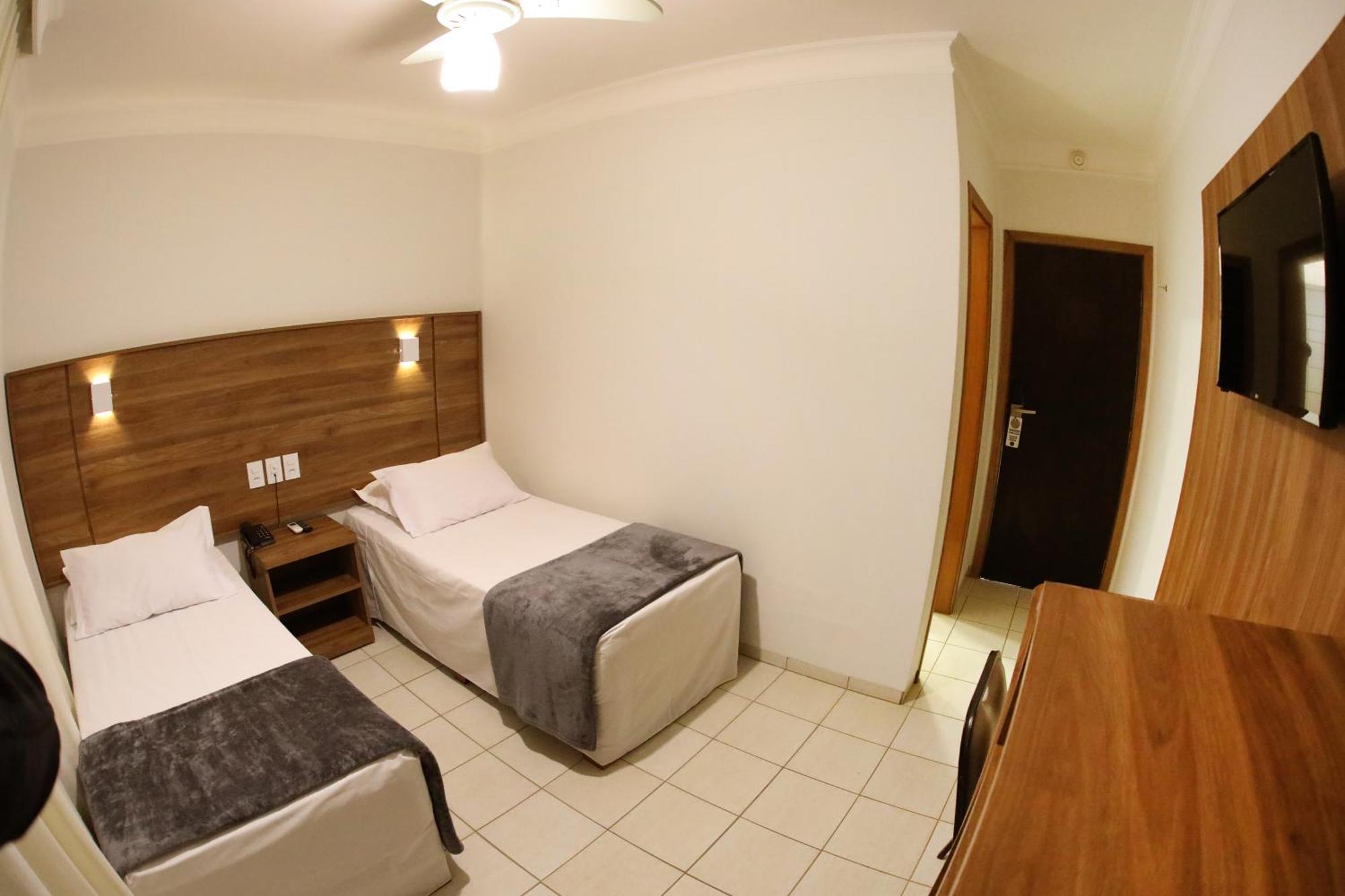 Hotel Roda D'Agua Andradina Habitación foto