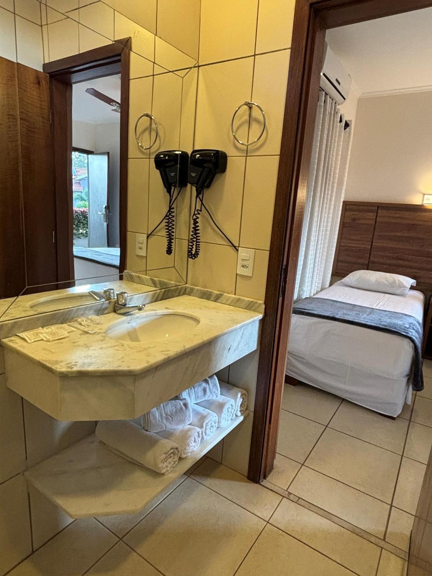 Hotel Roda D'Agua Andradina Habitación foto